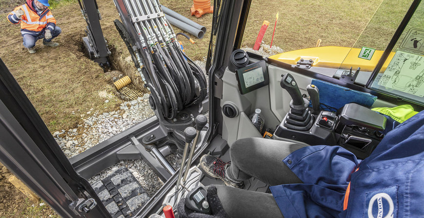 ECR58 DE GÉNÉRATION F, LA PELLE COMPACTE LA PLUS CONFORTABLE DU SECTEUR